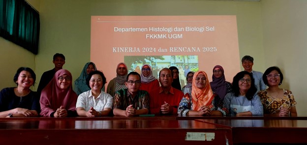 Foto bersama setelah rapat kerja awal tahun 2 Januari 2024